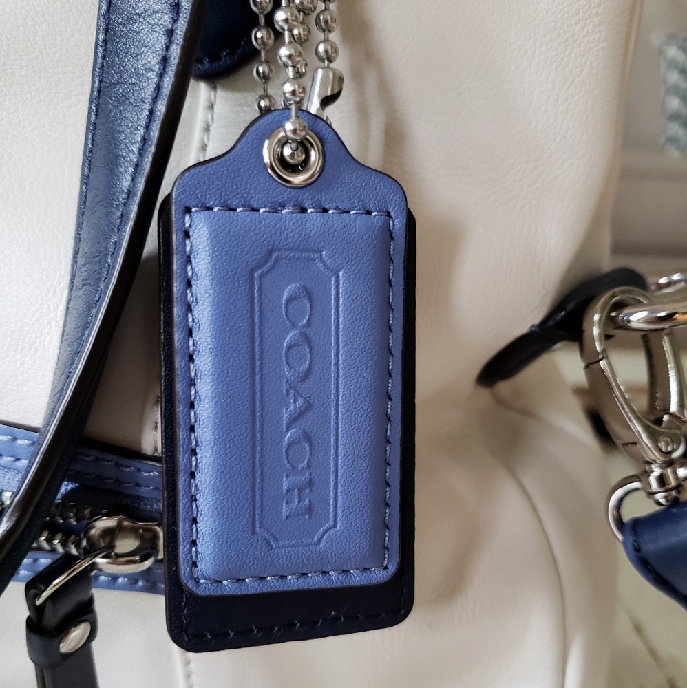 Coach purse - Picture 2 of 7